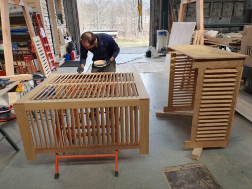 Cache groupe-froid, Menuiseries sur-mesure