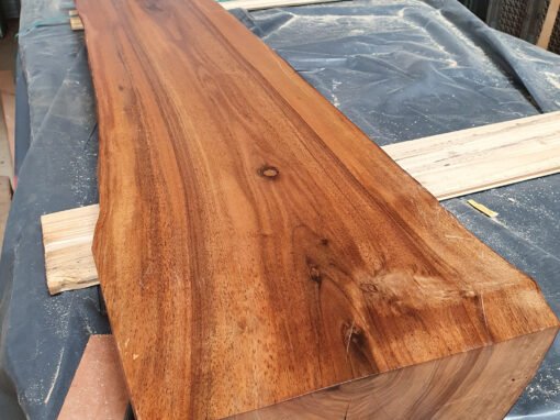 Restauration banc en noyer, Mobilier sur-mesure