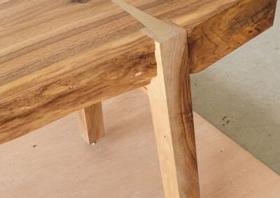 Banc en noyer – Les Bois boudés