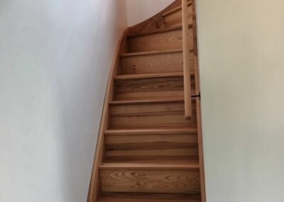 Escalier en sapin à Roquevaire