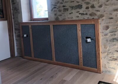 Tête de lit châtaigner et Feutre